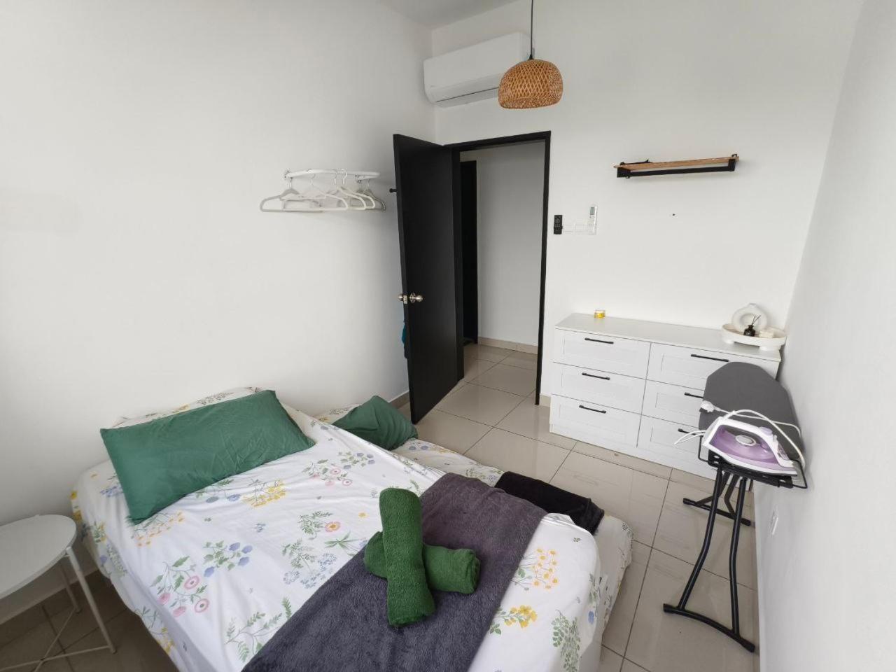 The Moon Homestay At Putrajaya Extérieur photo